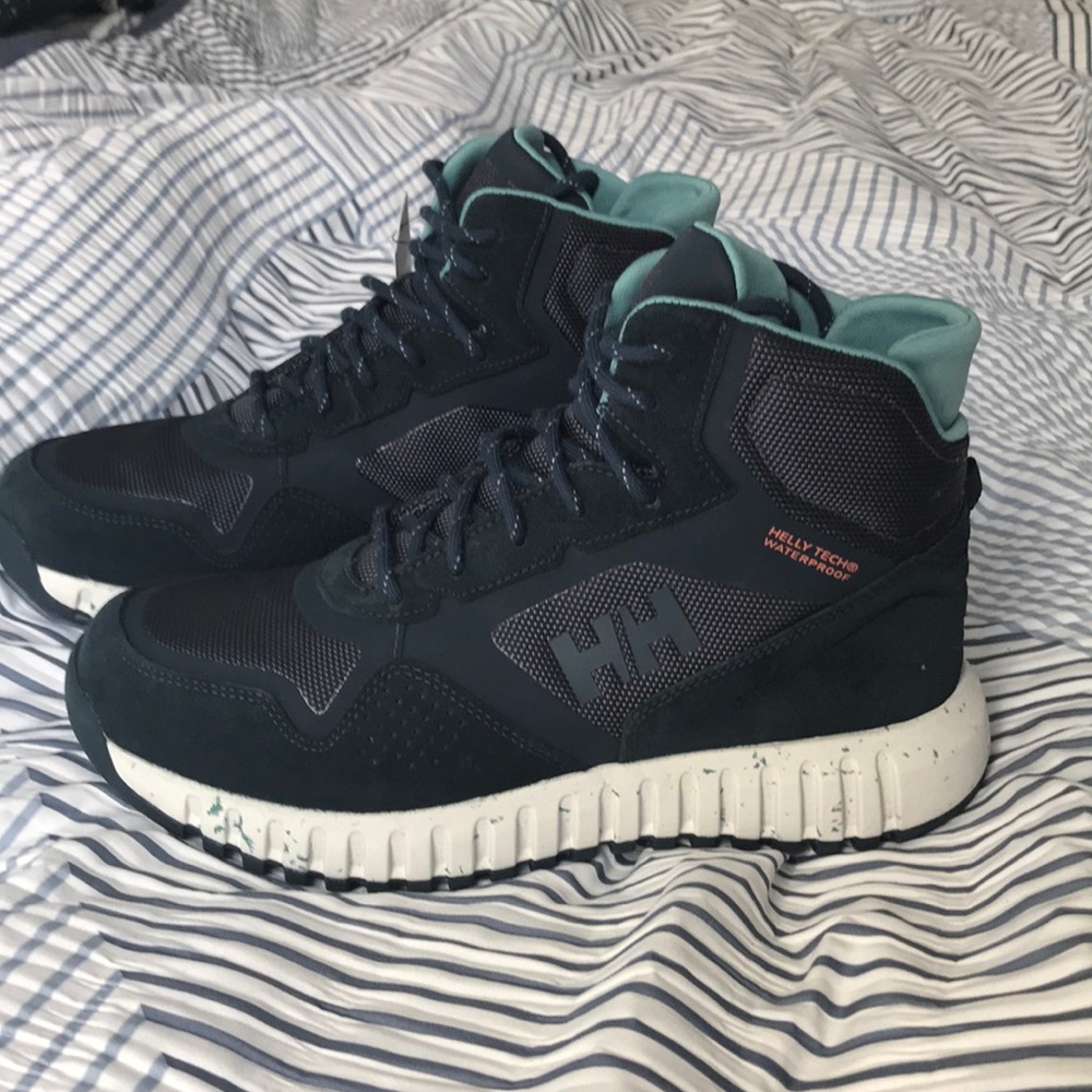W MONASHEE ULLR HT Helly Hansen boots size 7.5